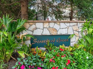 37 Stratford Green, Farmingdale, NY 11735