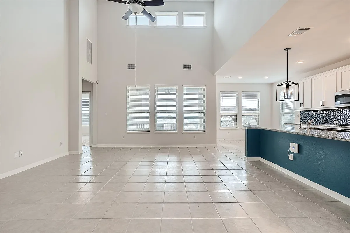 Building Photo - 1221 Trevi Fontana Dr