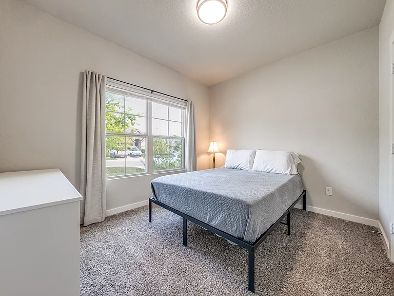 2427 Valencia Crst — Photo 22