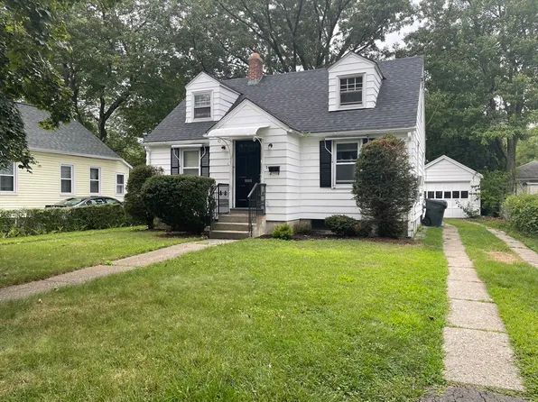 74 Huron St, Springfield, MA 01104