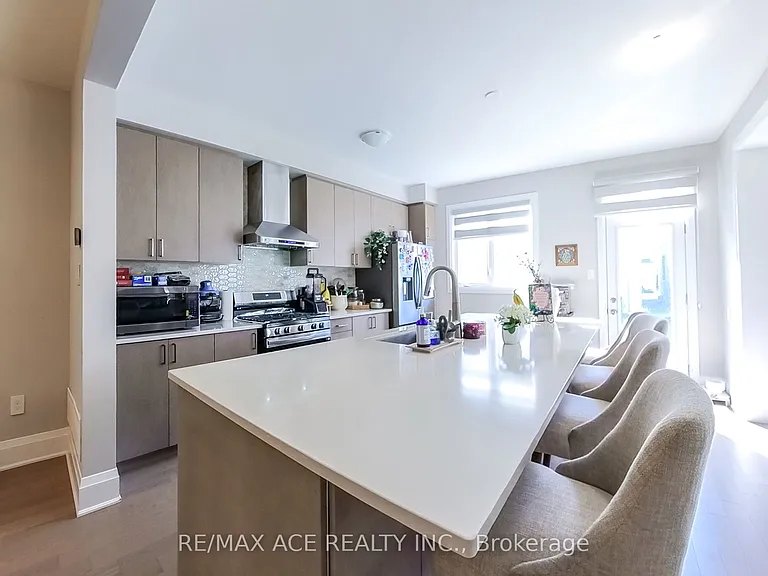 261 Marigold Ct — Photo 13