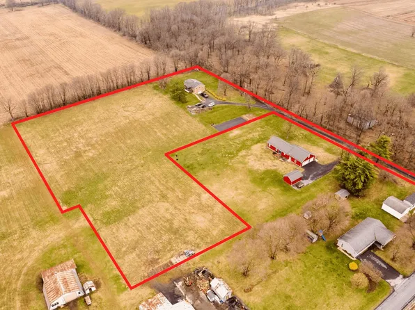 121 Snowdrift Ln, Centre Hall, PA 16828