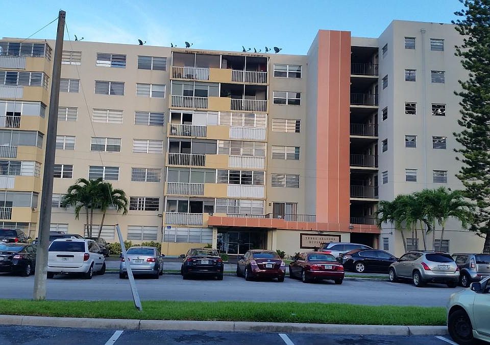 1st image of 16450 Miami Dr APT 302