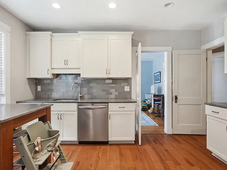 126 Richmond St #2 — Photo 4
