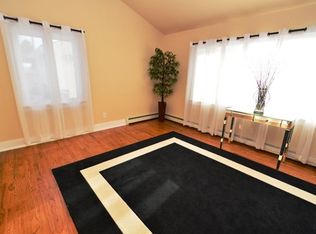 14 Hilltop Ct, Springfield, NJ 07081