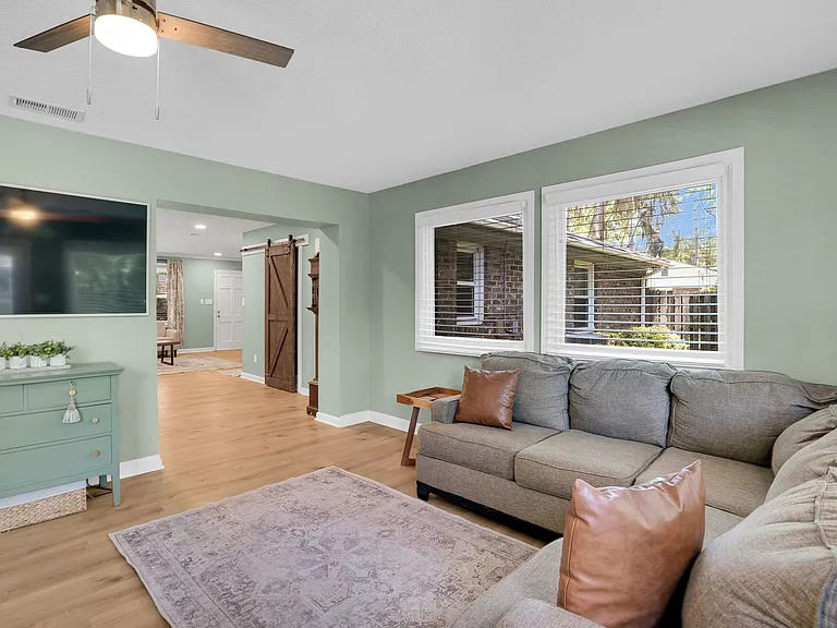 9 Hillyer Dr — Photo 23