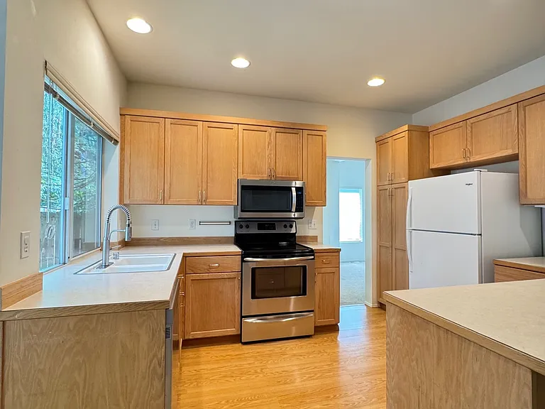 4254 258th Ave SE — Photo 3