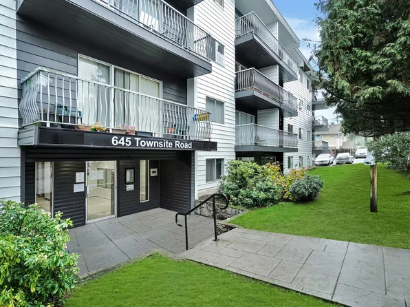 645 Townsite Rd #409, Nanaimo, BC V9S 5K1