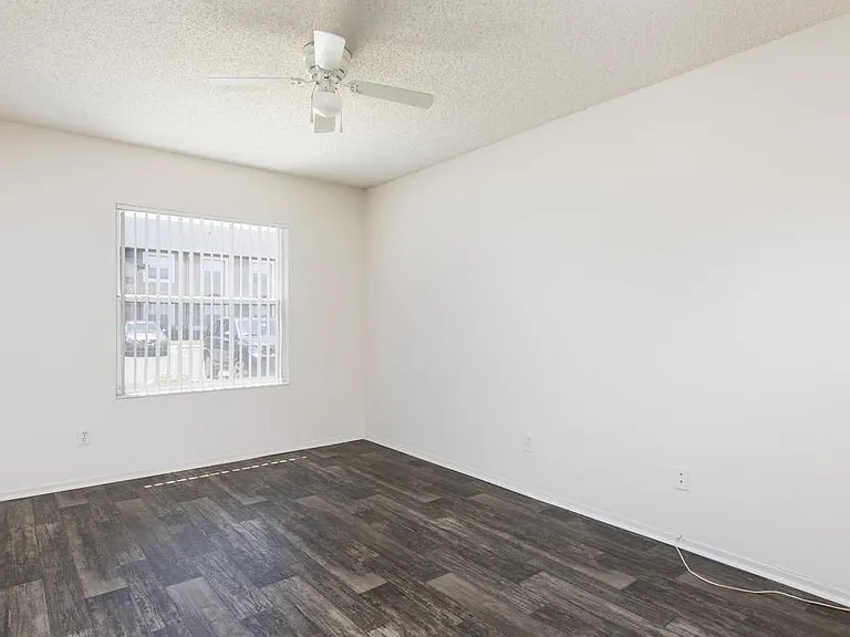 Pasco Woods Apartments — Photo 45