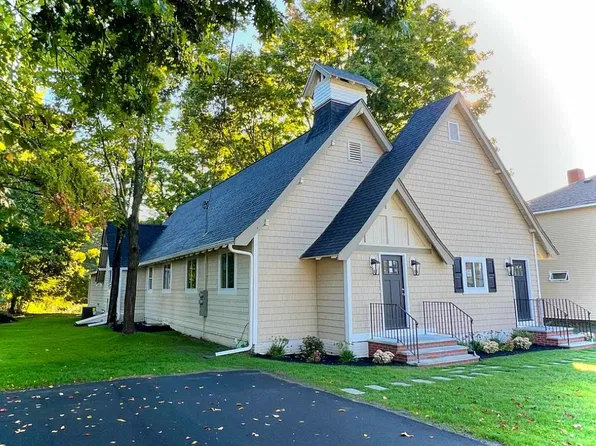 18 Oak St #2, Derry, NH 03038