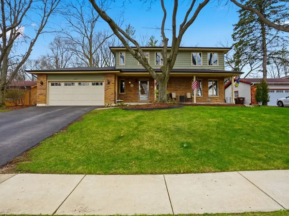 476 Gerry St, Woodstock, IL 60098