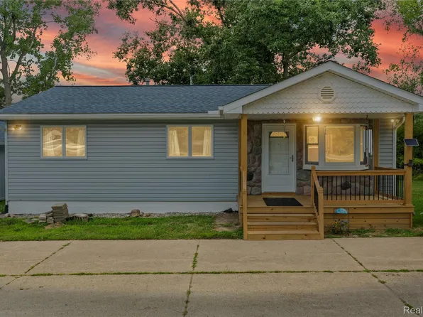 9769 Andersonville Rd, Clarkston, MI 48346