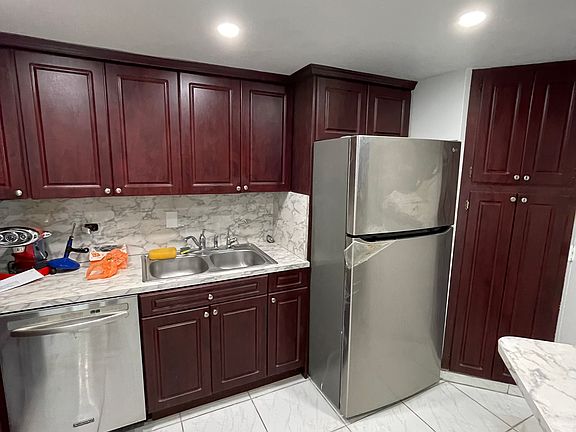 2nd image of 825 Brickell Bay Dr APT 744