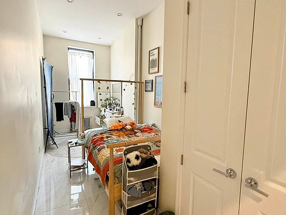 4th image of 637 Saint Marks Ave #1G