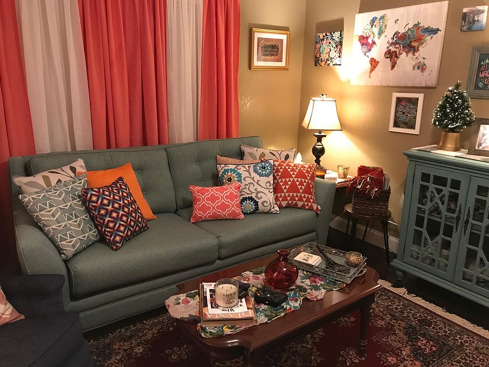 2nd image of 702 Louisiana Ave