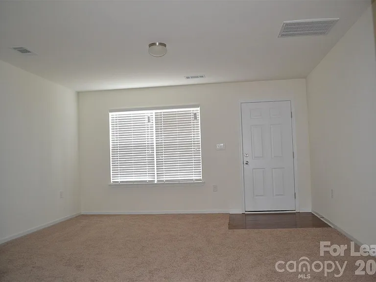4511 Trunk Bay Dr — Photo 2