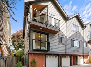 3636 Beach Dr SW APT A, Seattle, WA 98116