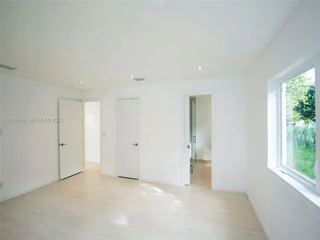 145 S Prospect Dr — Photo 3