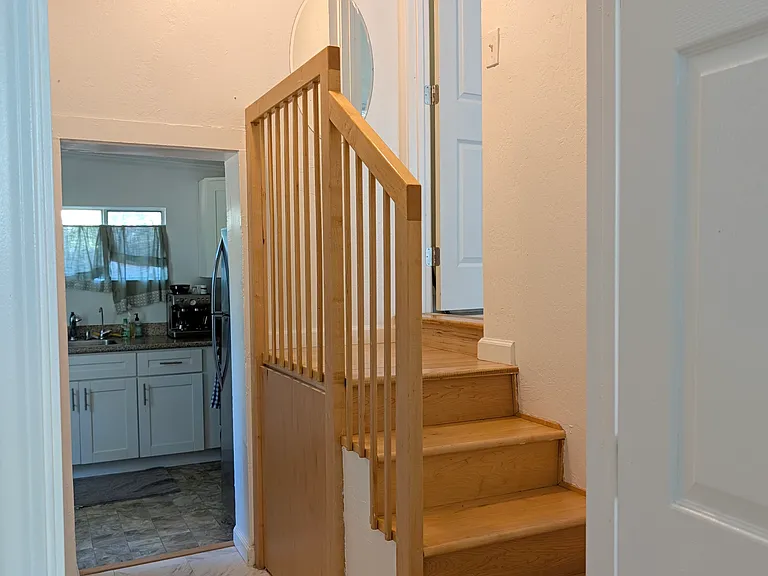 16403 Kennedy Rd — Photo 14