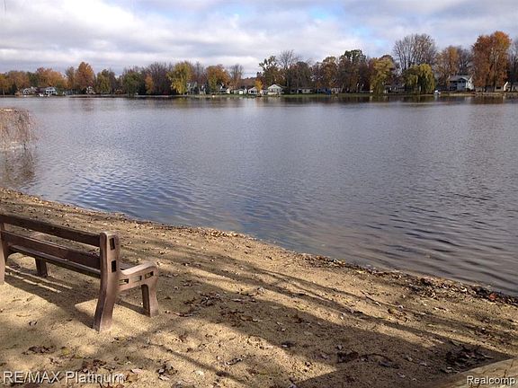 2nd image of 287 Glenmoor Dr