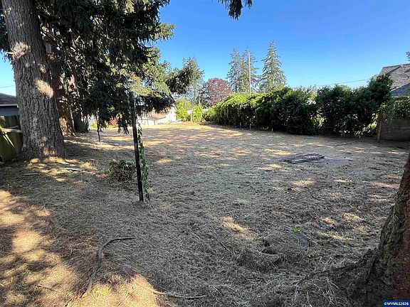 3rd image of 531 Riverview Dr NW