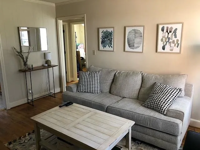 1 bed, 725 sqft, $1,050 — Photo 2