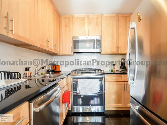 4th image of 360 W 22nd St APT 15G