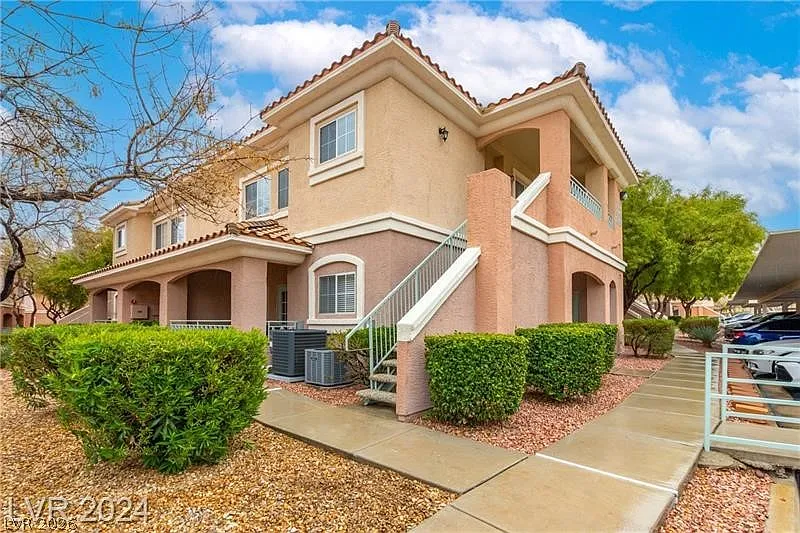 2 bed, 2.0 bath, 1186 sqft, $1,695 — Photo 1