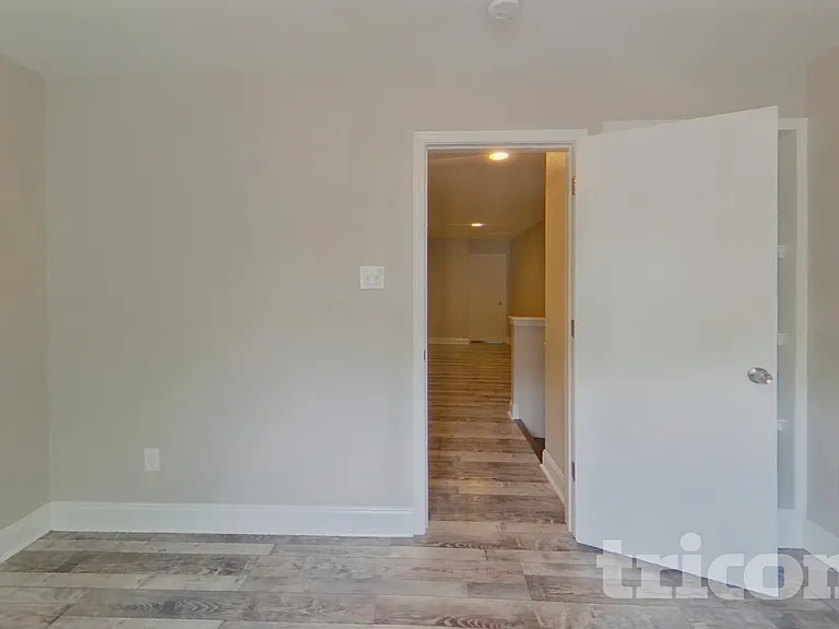451 Presidents Ct — Photo 11