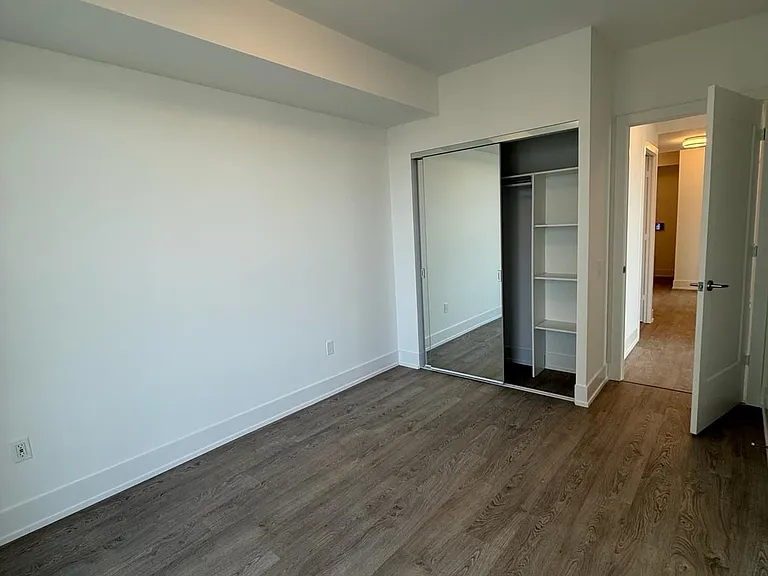 10 Inn On The Park Dr #2204 — Photo 7