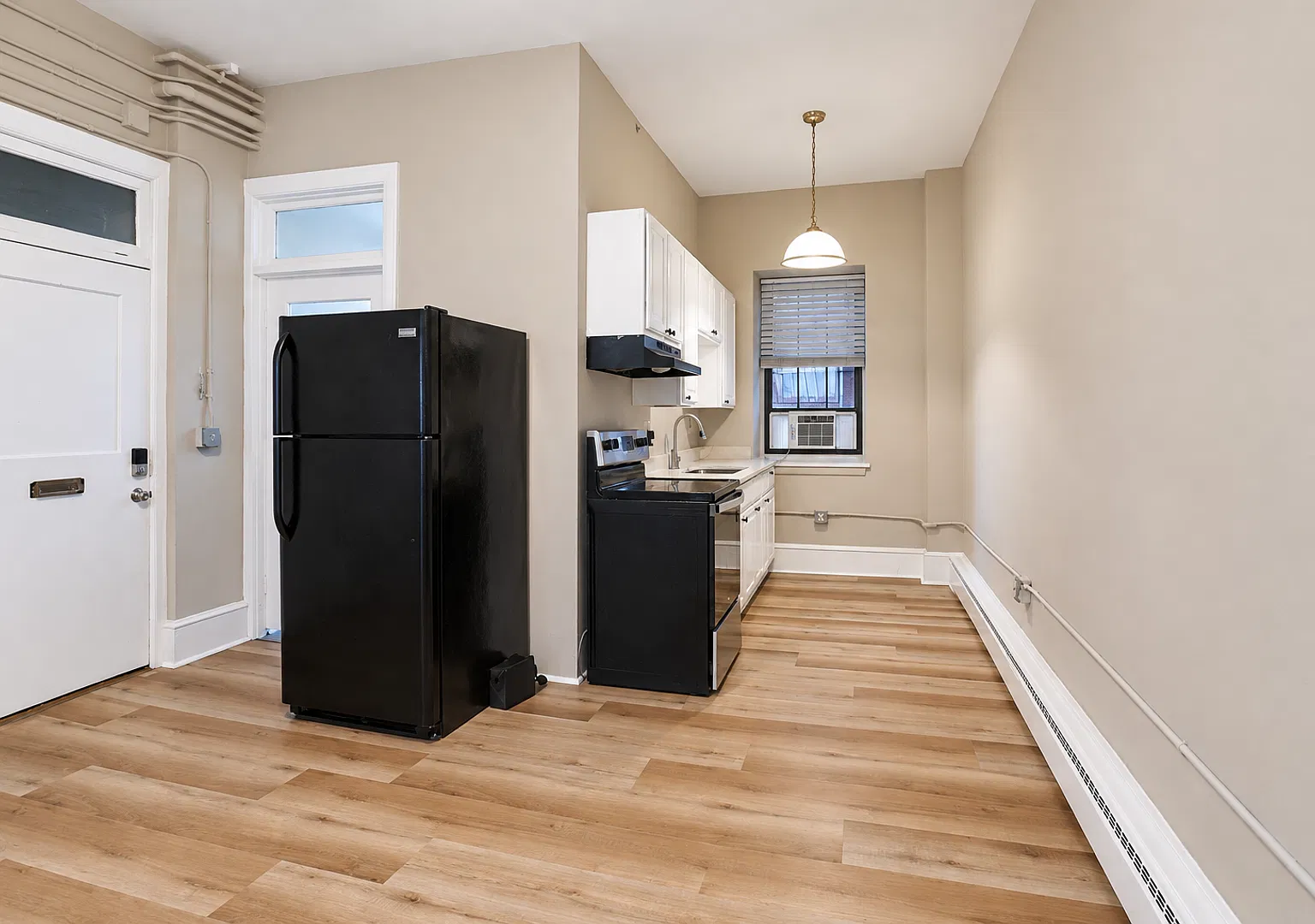 26 Main St Woonsocket Ri 02895-4313 — Photo 3