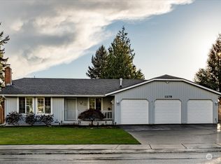 1279 SW Barrington Dr, Oak Harbor, WA 98277