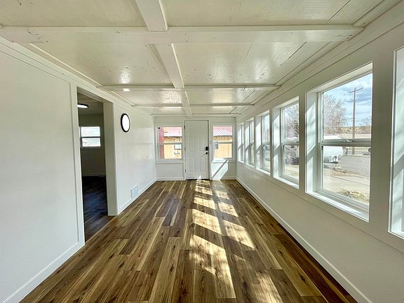5th image of 408 3rd Ave S