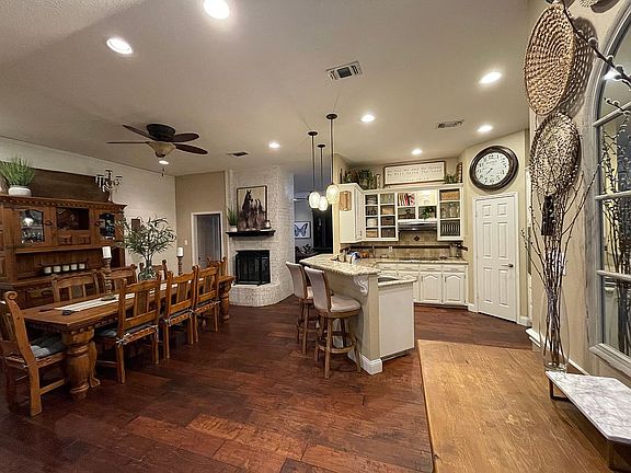 3rd image of 7021 Cook Cir