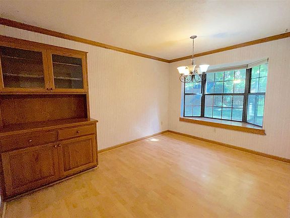 4th image of 336 Columbine St