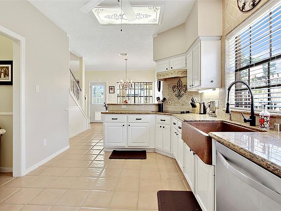 5th image of 810 Amber Bough Ct