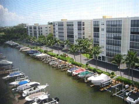 5th image of 4351 Bay Beach Ln APT 633