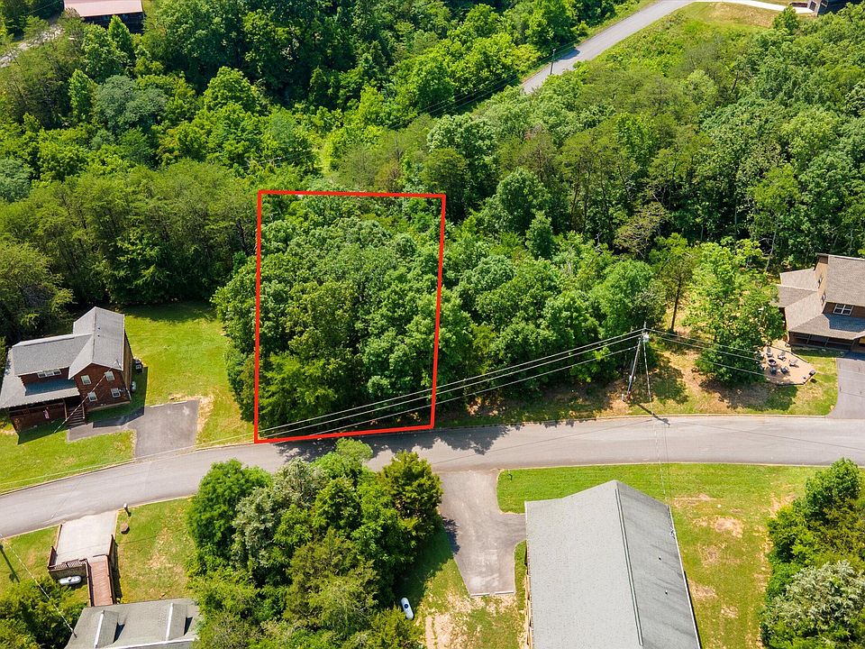 1st image of Oakmont Dr