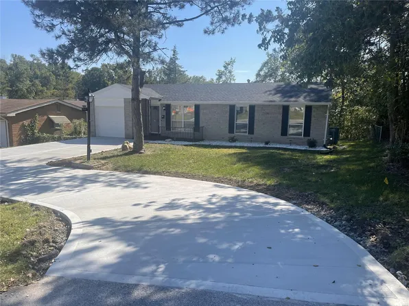 1130 Chambers Rd, Saint Louis, MO 63137