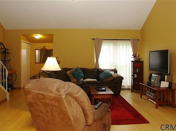 5th image of 168 Arrow Wood Pl