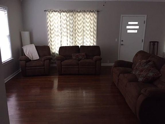 2nd image of 620 S Lindsay St