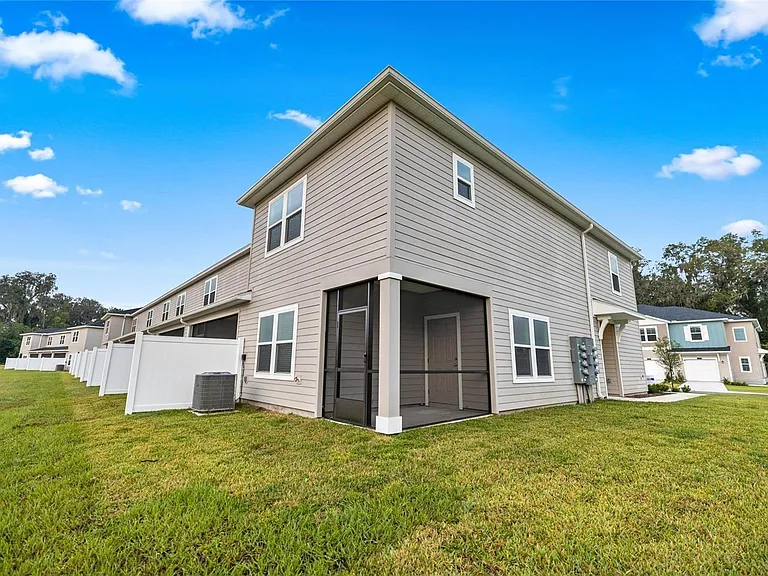 3644 SE 37th Ct — Photo 10