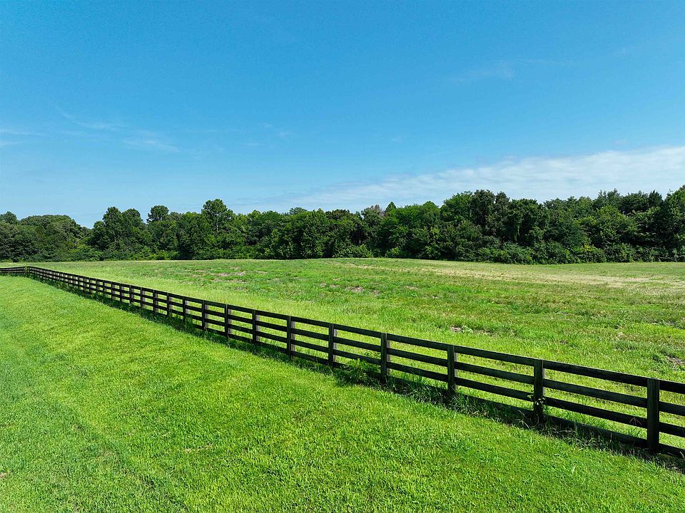 1st image of 350 Richardson Rd