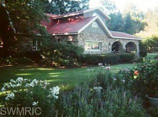 5620 W 100th St, Fremont, MI 49412