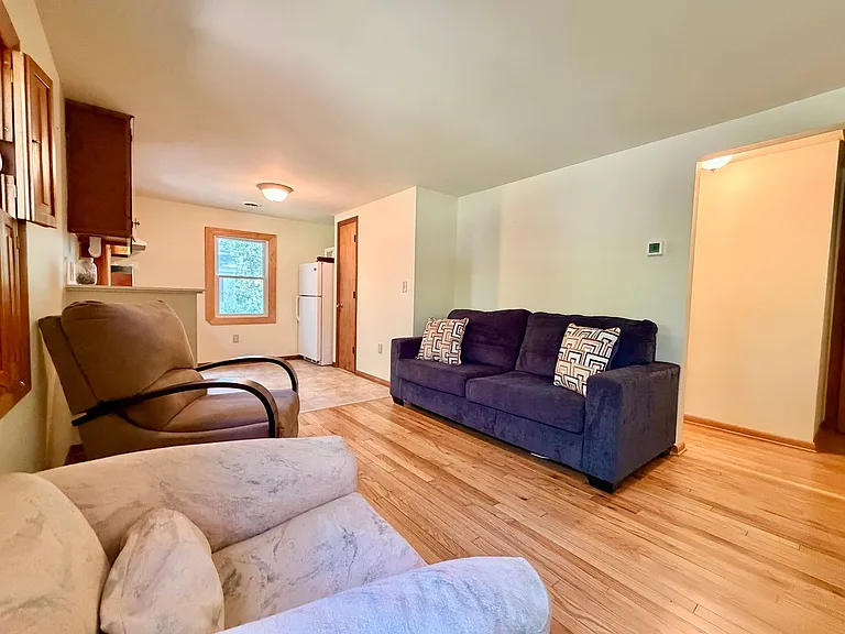 18587 Sylvan Dr — Photo 2