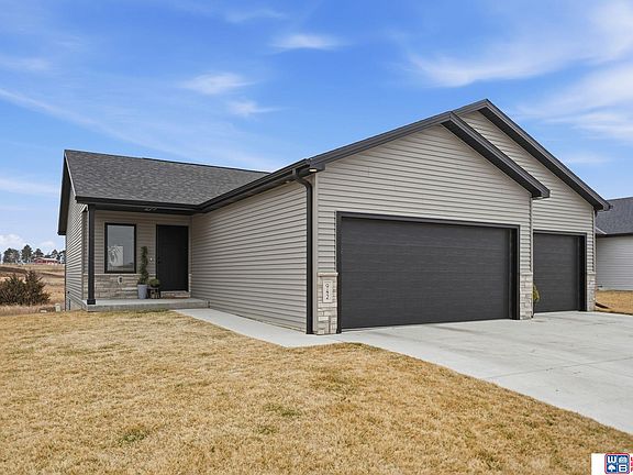 2nd image of 942 W Panorama Rd