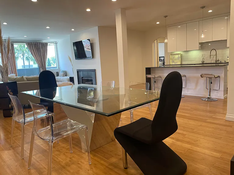 11645 Montana Ave #340 — Photo 4