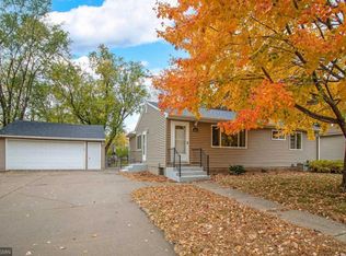 2007 Chambers St N, Maplewood, MN 55109