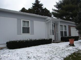 1721 E Shawnee St, Freeport, IL 61032