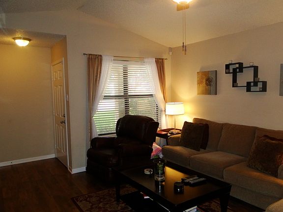 5th image of 1204 Chapel View Dr